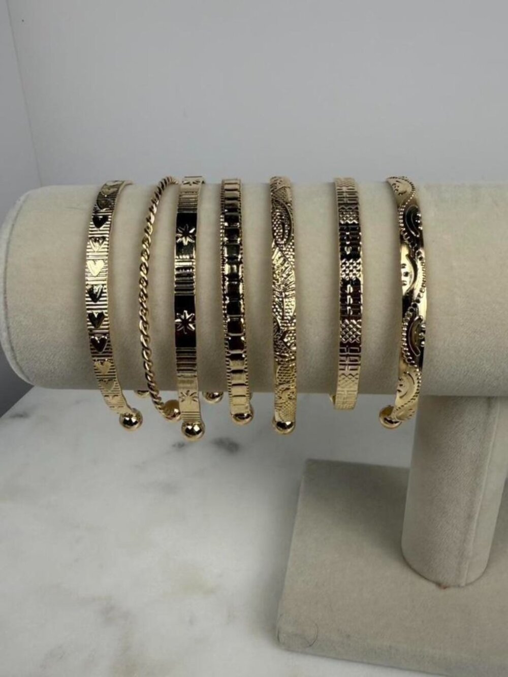 Gold bangle bracelet‎ set (7-piece)
